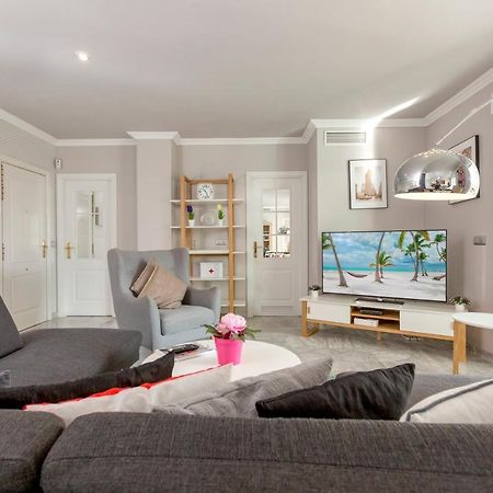 4 Bedroom Apartment In Puerto Banus 150 Meters From The Beach Marbella Eksteriør bilde