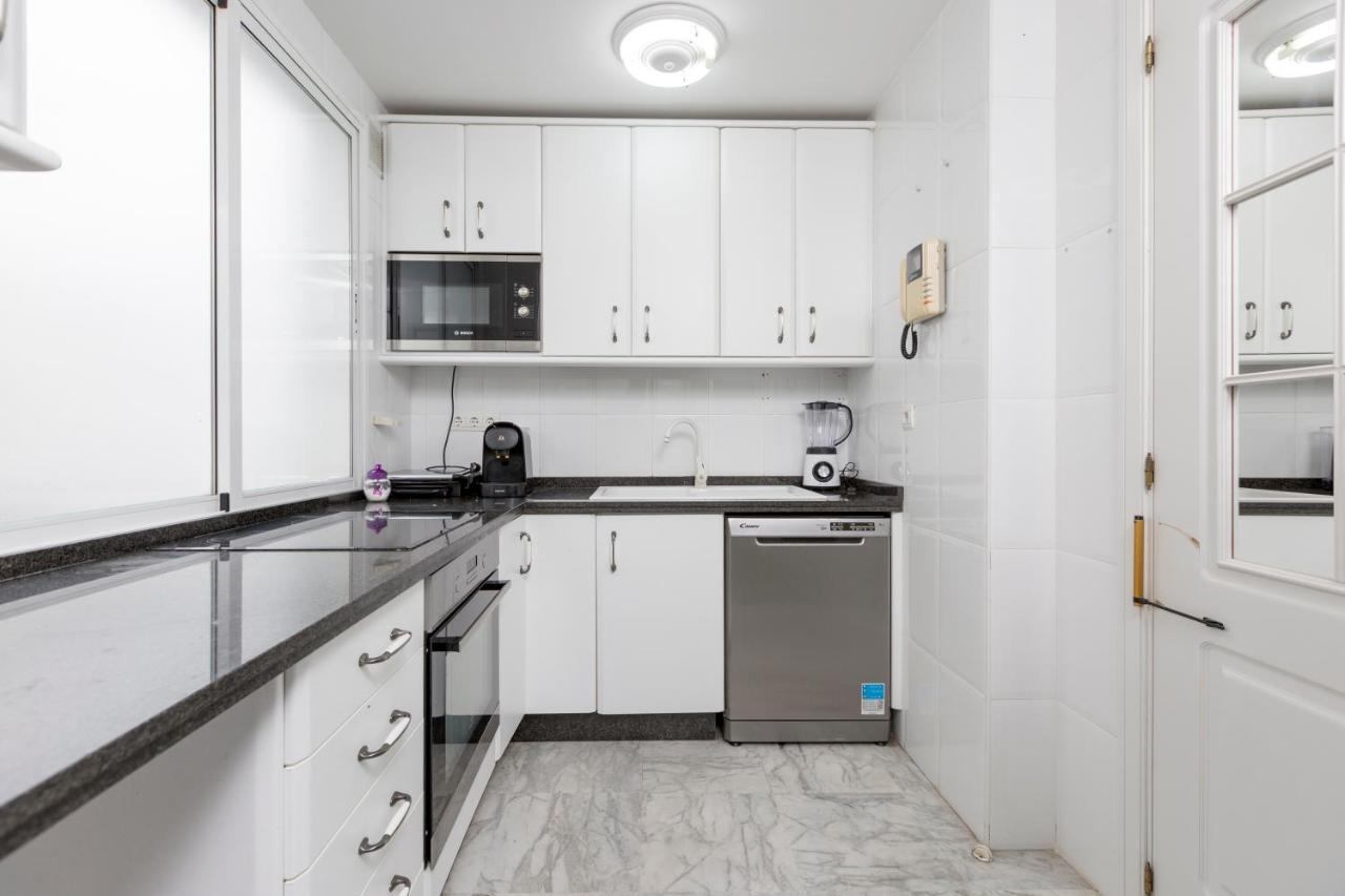 4 Bedroom Apartment In Puerto Banus 150 Meters From The Beach Marbella Eksteriør bilde