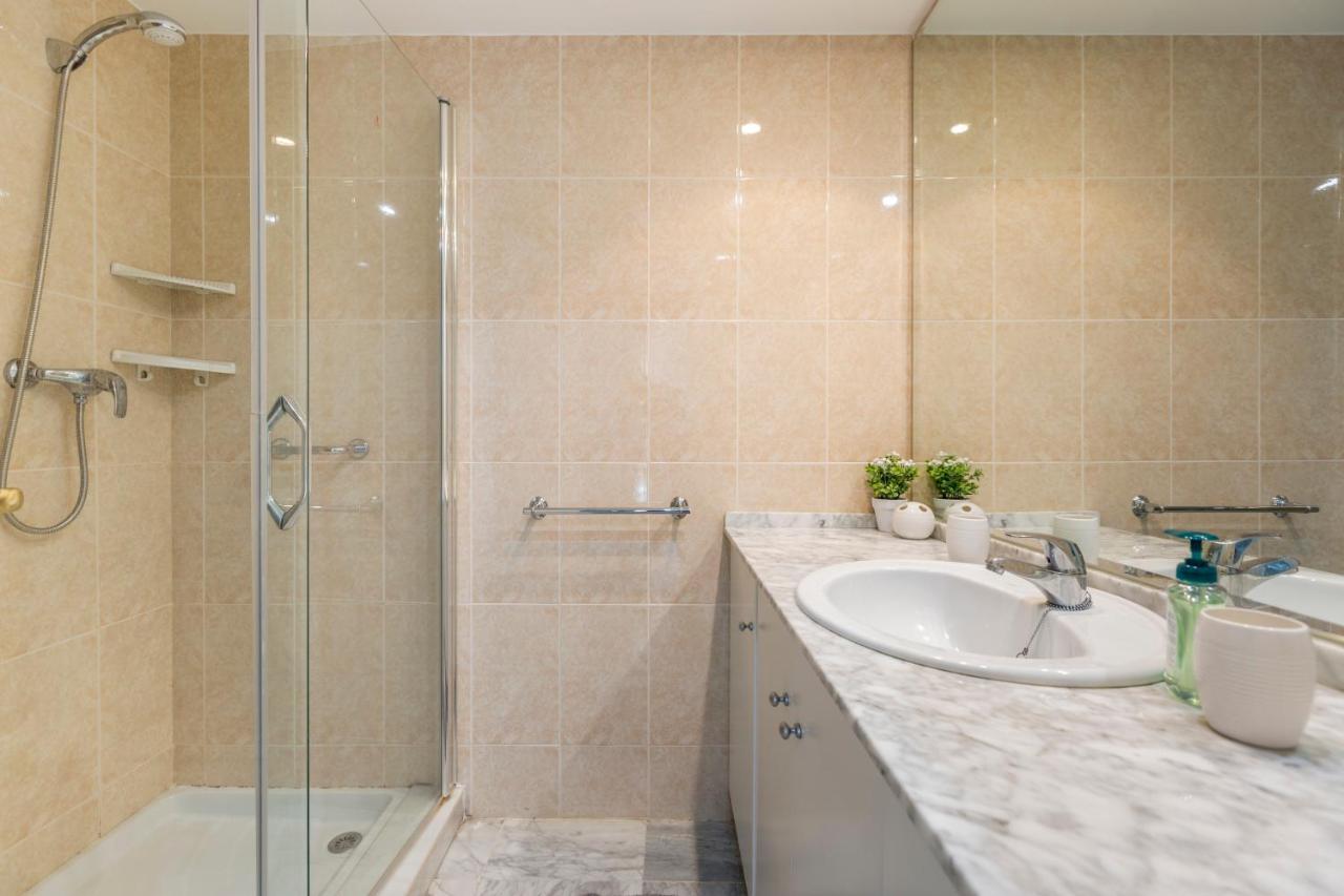 4 Bedroom Apartment In Puerto Banus 150 Meters From The Beach Marbella Eksteriør bilde